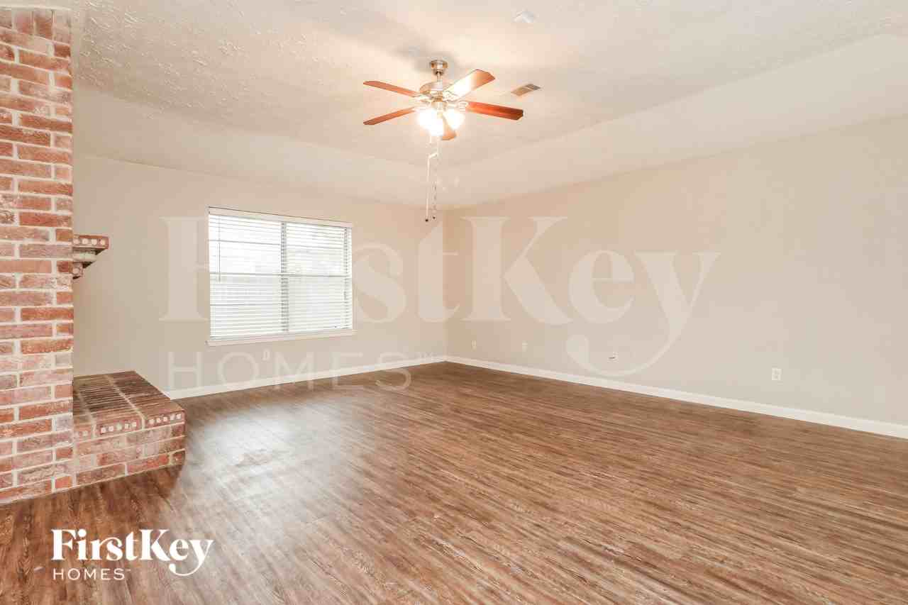 23203 Tree Bright Ln - Photo 3 of 16