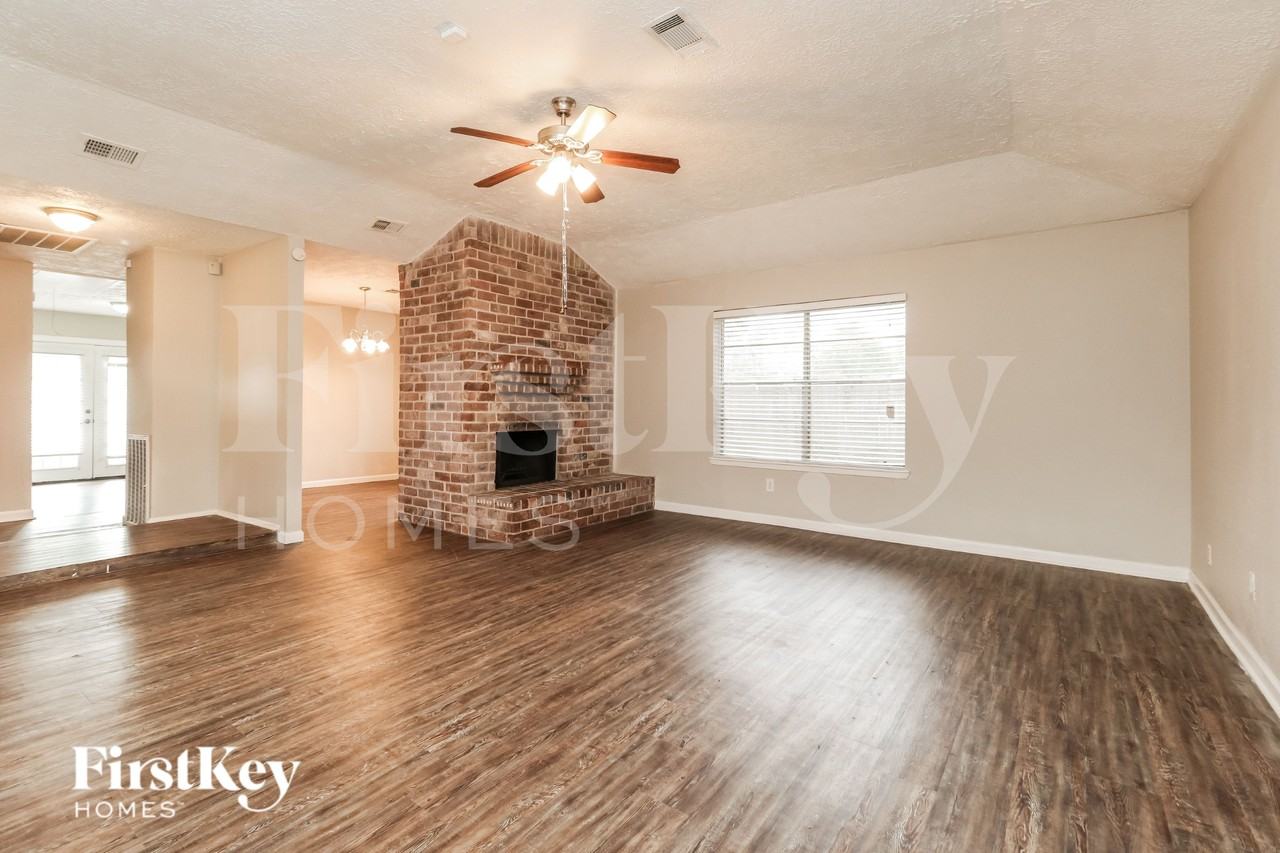 23203 Tree Bright Ln - Photo 4 of 16