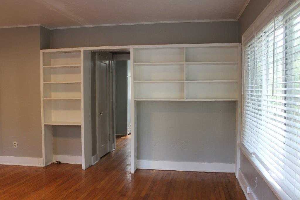 927 S Flood Ave - Photo 5 of 12