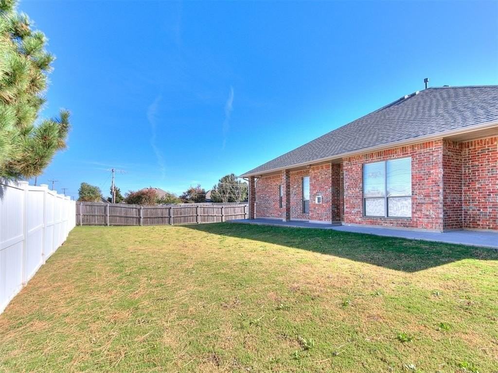 8401 Nw 107th St - Photo 5 of 37