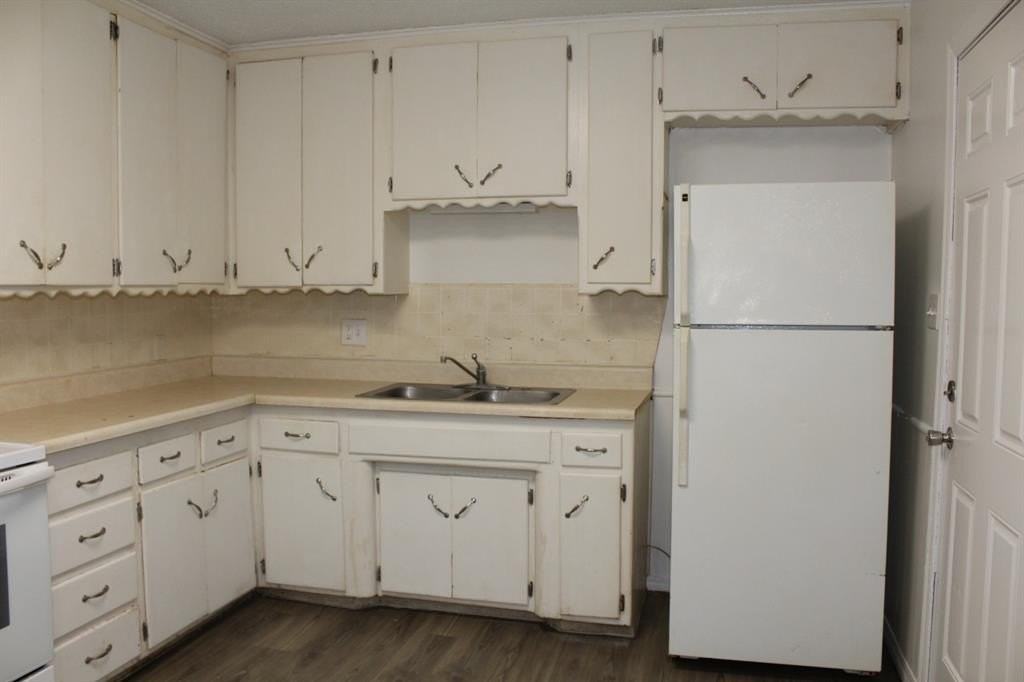 3800 Woodside Dr - Photo 6 of 11