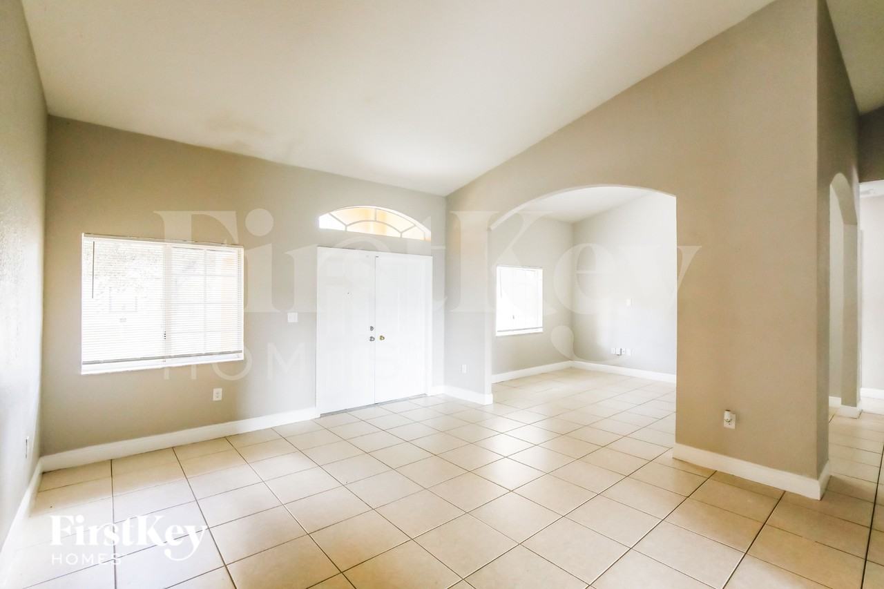 21986 Swplace - Photo 2 of 19