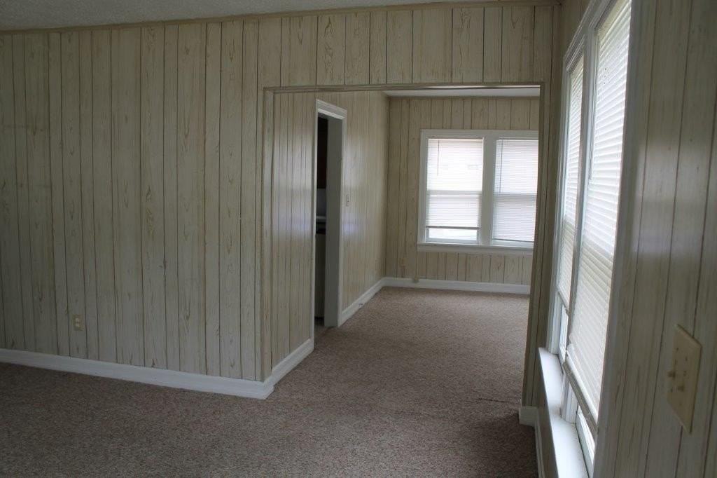 471 Elm Ave - Photo 3 of 14