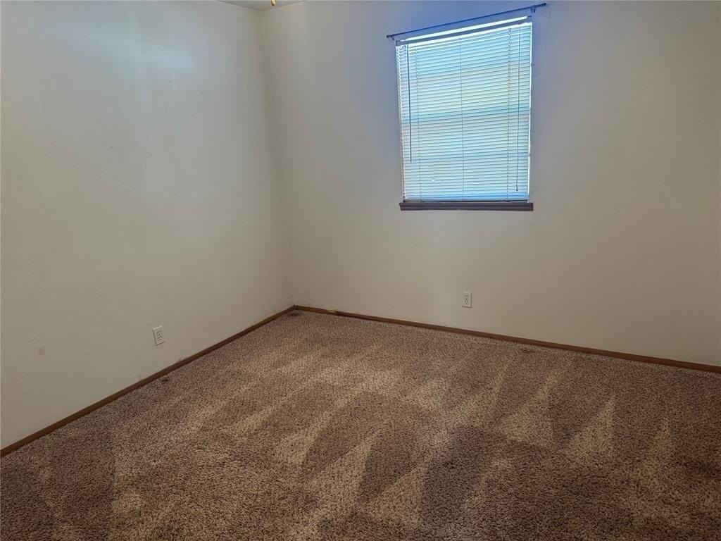 1303 Meadow Ln - Photo 5 of 5