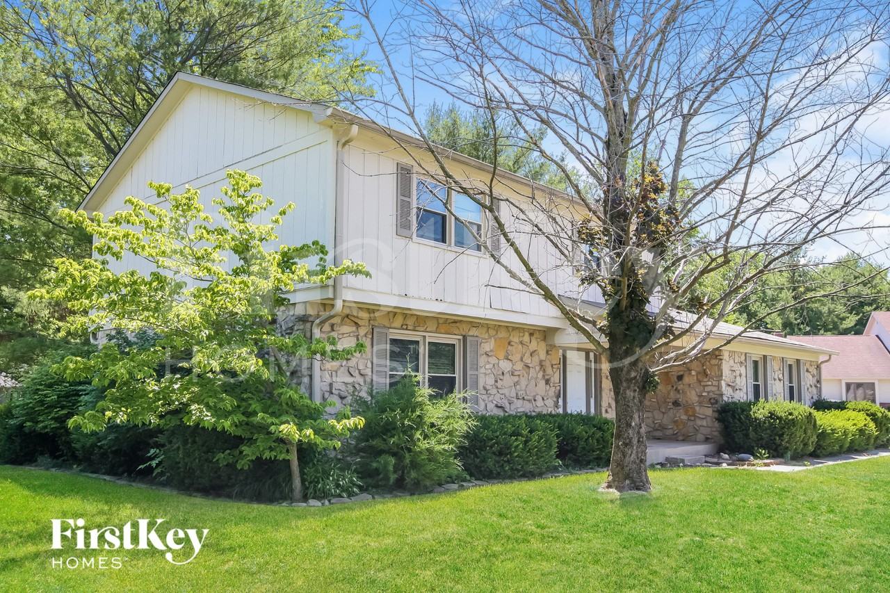 211 Banbury Rd - Photo 2 of 14