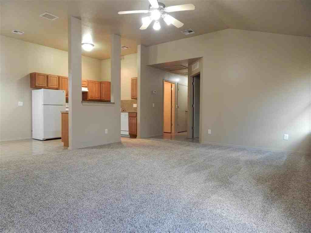 3623 Vanguard Dr - Photo 2 of 21