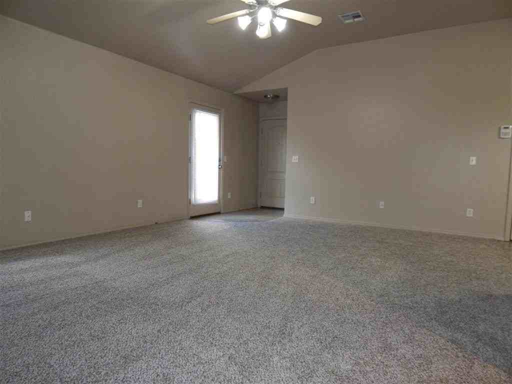 3623 Vanguard Dr - Photo 5 of 21