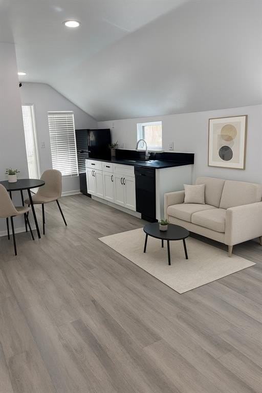 306 E Hughbert St Unit 1/2 #1-2B - Photo 4 of 13