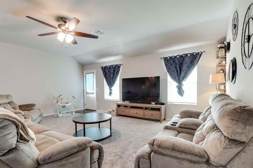 2217 Stella Rd - Photo 4 of 21