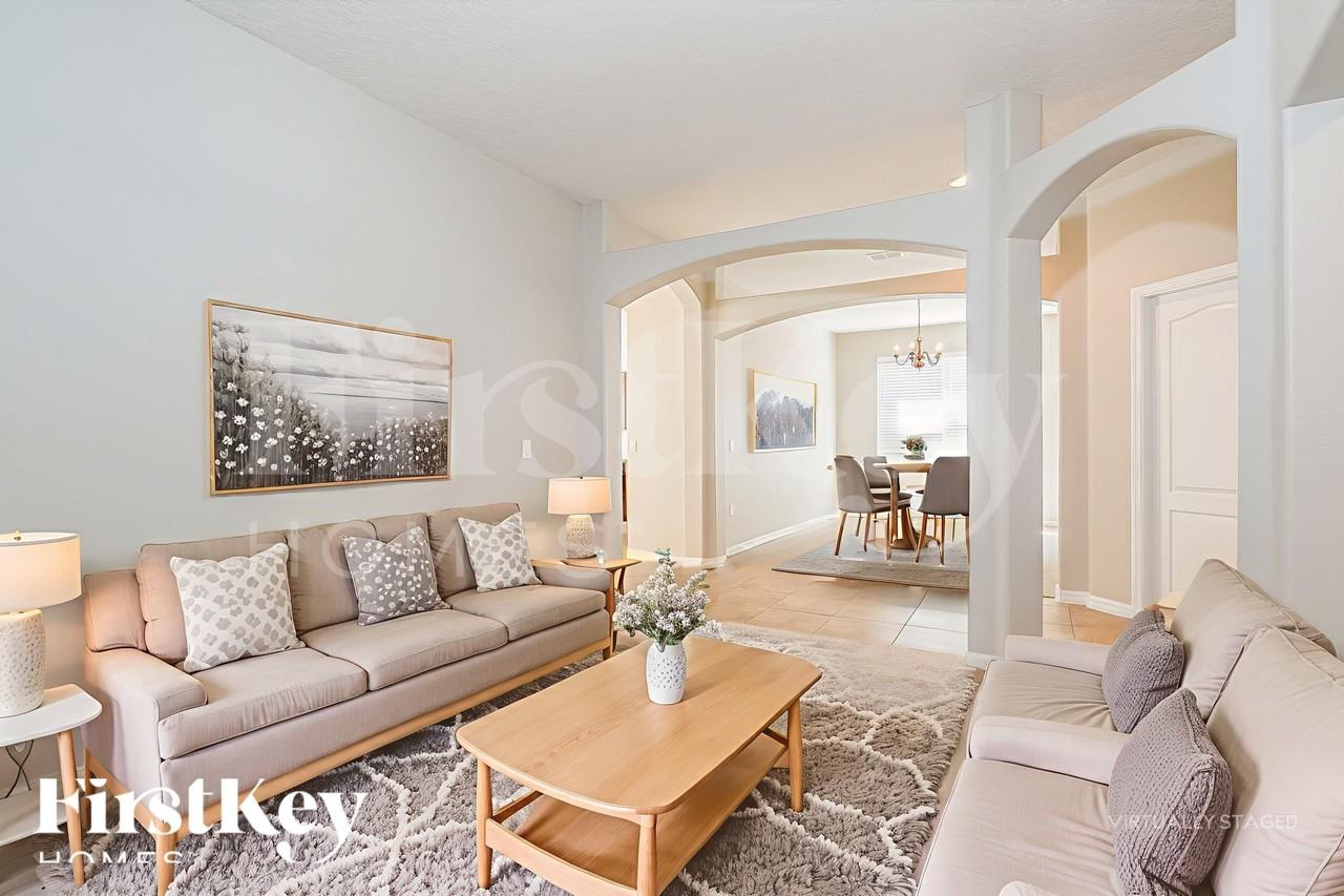 1981 The Oaks Blvd - Photo 4 of 18