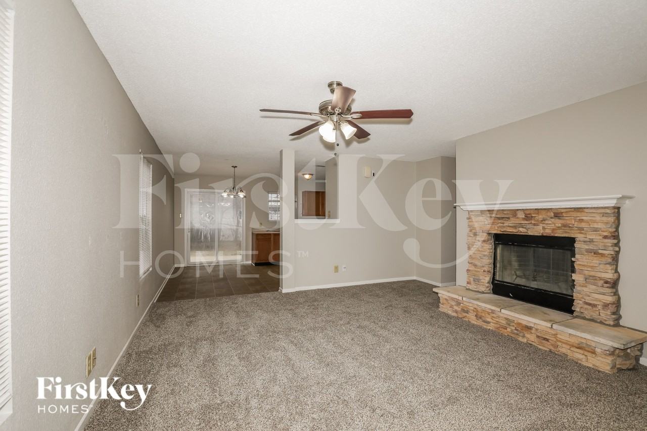 1947 Prairie Sky Ln - Photo 3 of 19