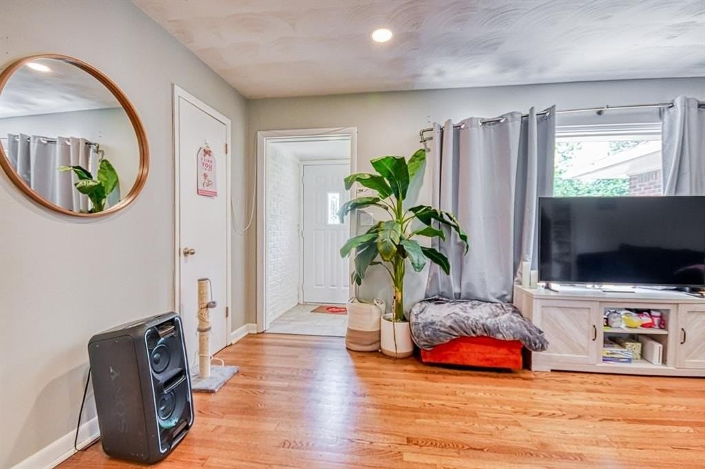 1205 Westlawn Dr - Photo 3 of 31