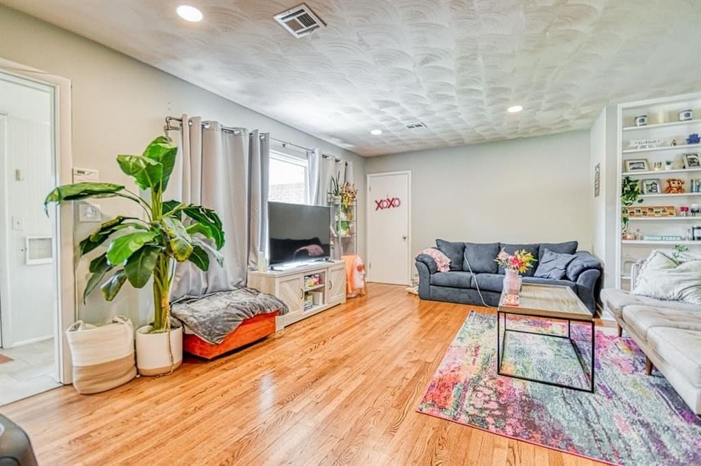 1205 Westlawn Dr - Photo 4 of 31