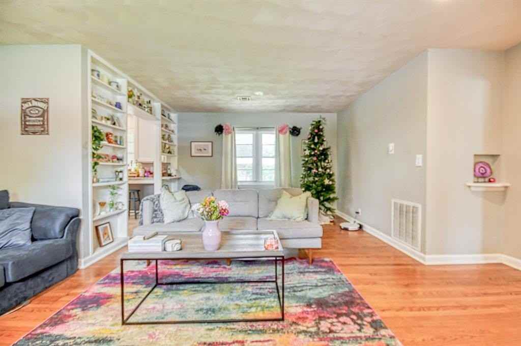 1205 Westlawn Dr - Photo 6 of 31