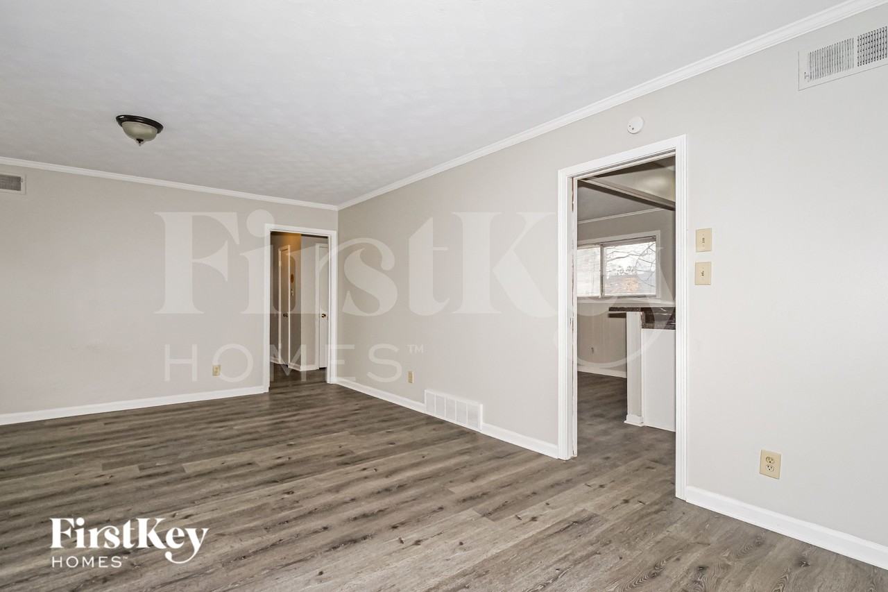 1928 Croydon Ave - Photo 3 of 19