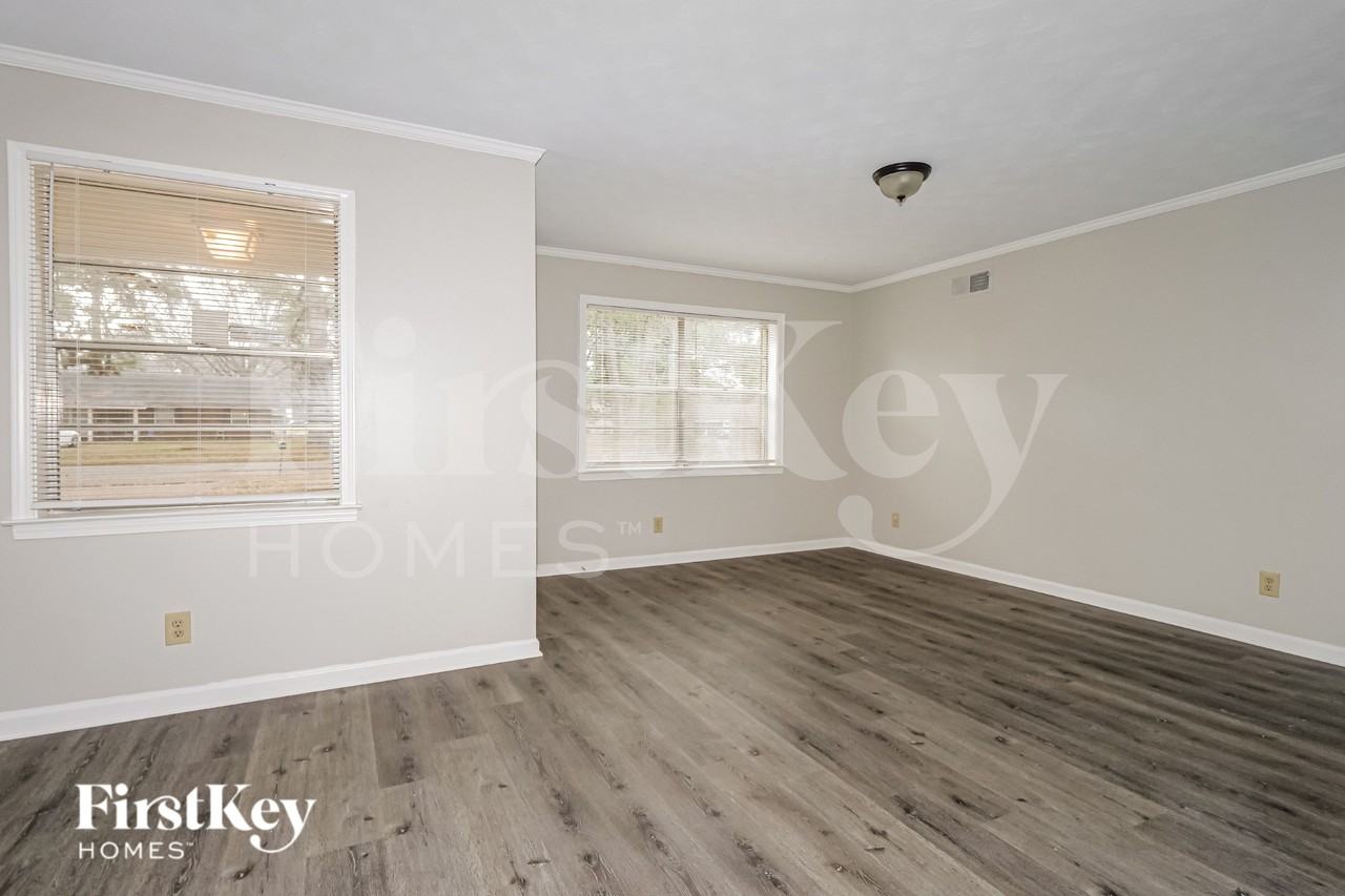 1928 Croydon Ave - Photo 5 of 19