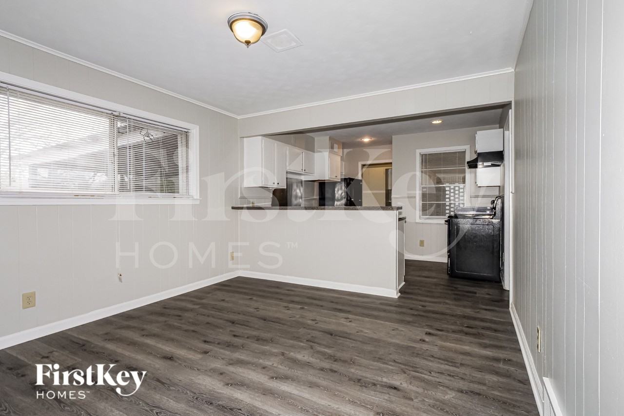 1928 Croydon Ave - Photo 7 of 19