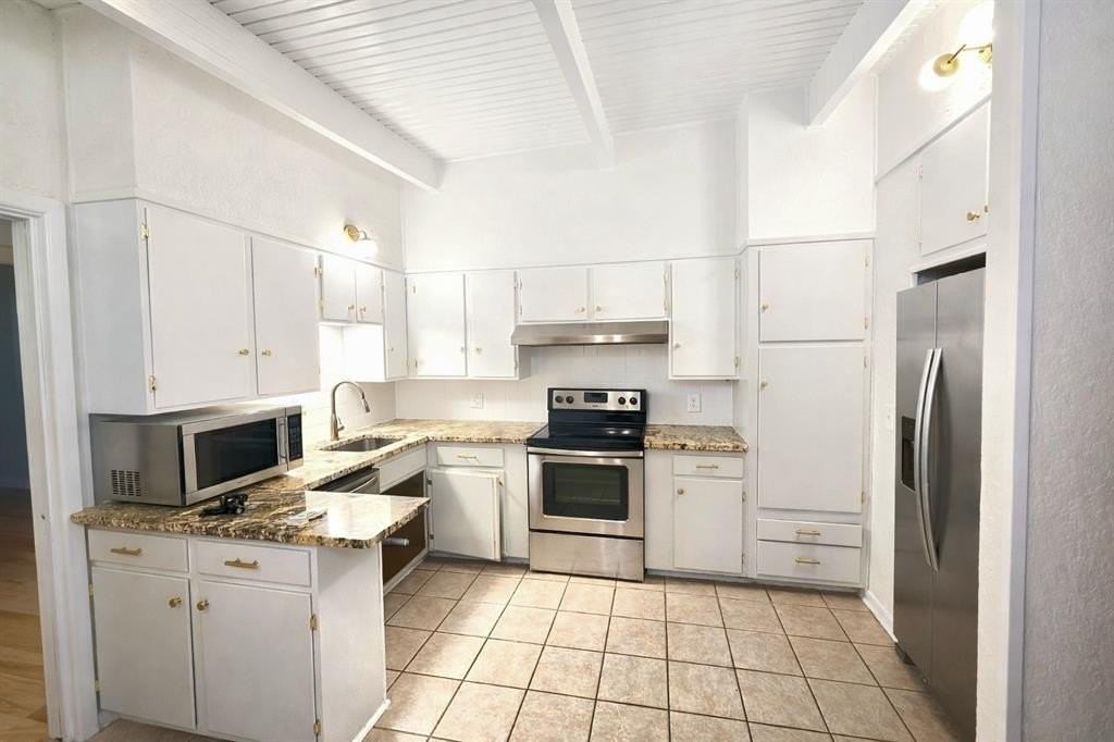 1919 Sumner Dr - Photo 4 of 12