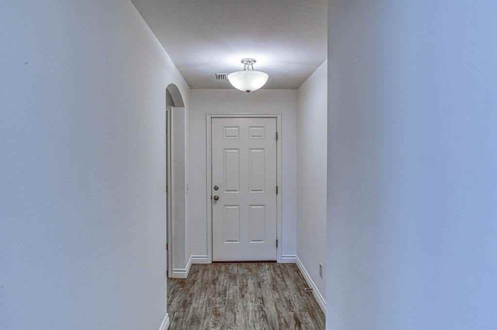 15712 Bennett Dr - Photo 4 of 29