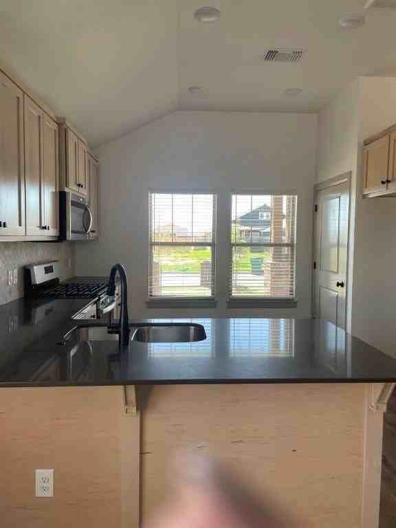 13313 Sw 5th St - Photo 3 of 20