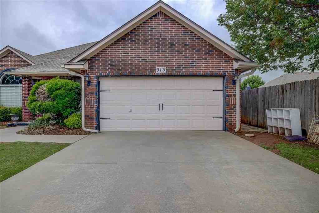 913 Elm Creek Dr - Photo 2 of 34