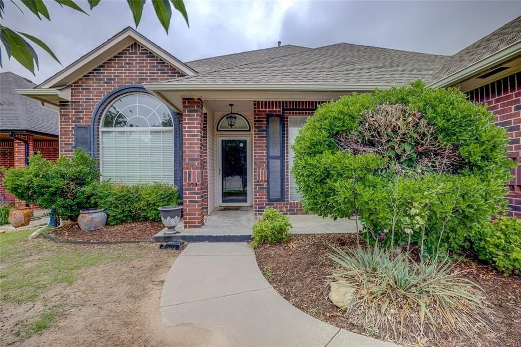 913 Elm Creek Dr - Photo 5 of 34