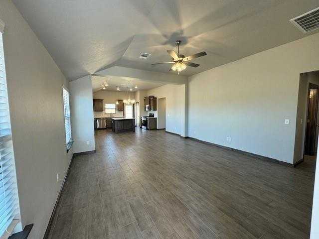 704 Argos Rd - Photo 5 of 37