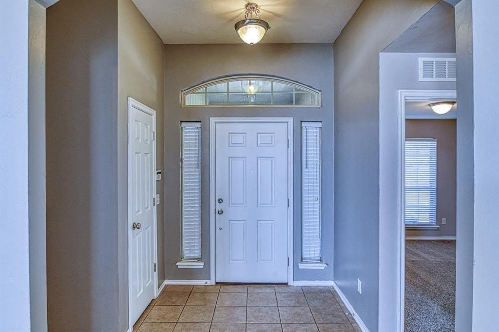 18012 Andalucia Dr - Photo 5 of 35