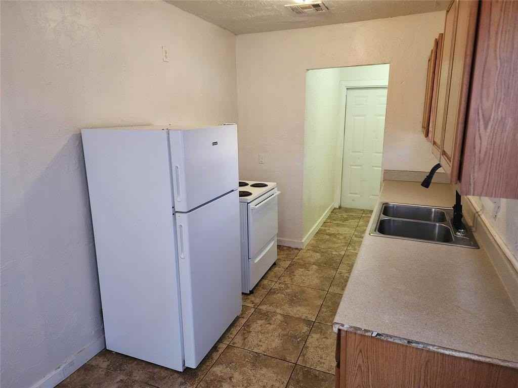 616 Nw 36th St - Photo 3 of 20