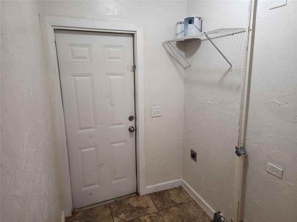 616 Nw 36th St - Photo 4 of 20