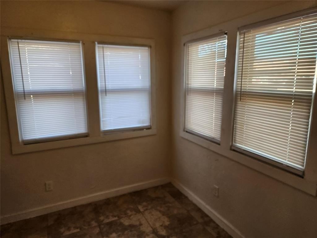 616 Nw 36th St - Photo 5 of 20