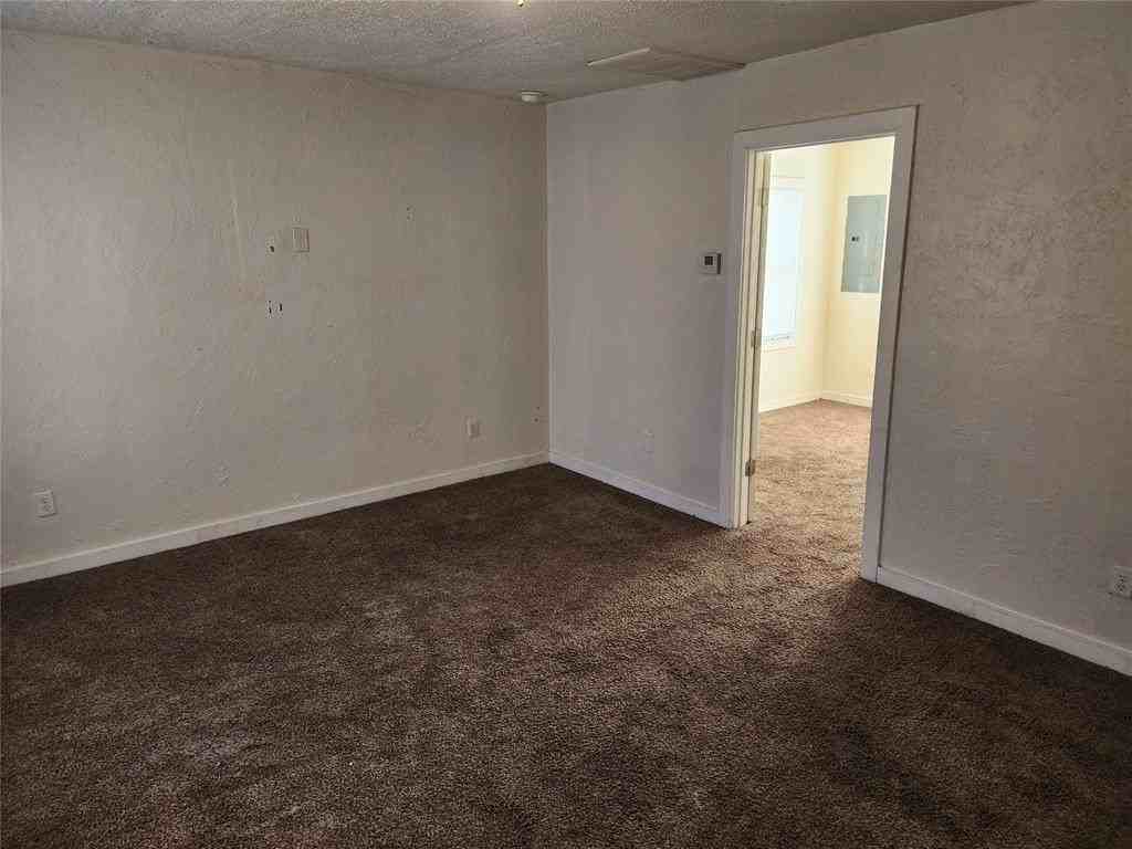 616 Nw 36th St - Photo 6 of 20