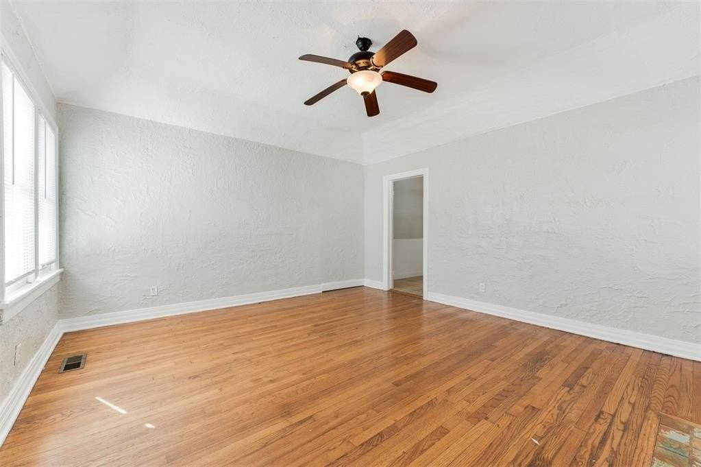 2833 Nw 22nd St - Photo 5 of 28