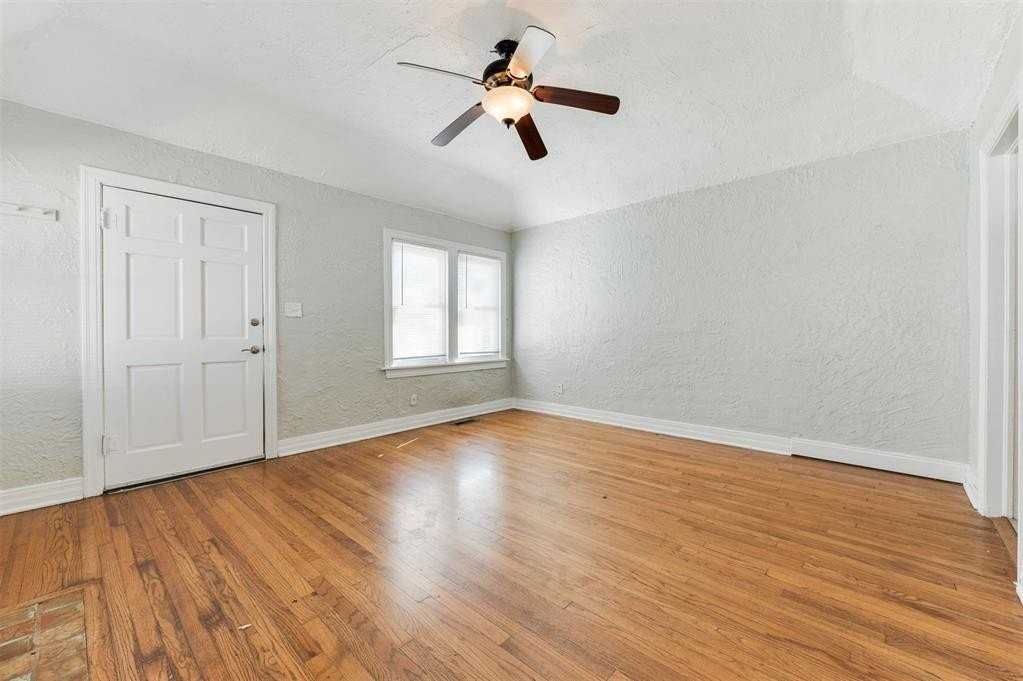 2833 Nw 22nd St - Photo 6 of 28