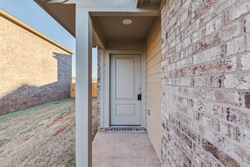 14910 Parkway Center Ave - Photo 5 of 42