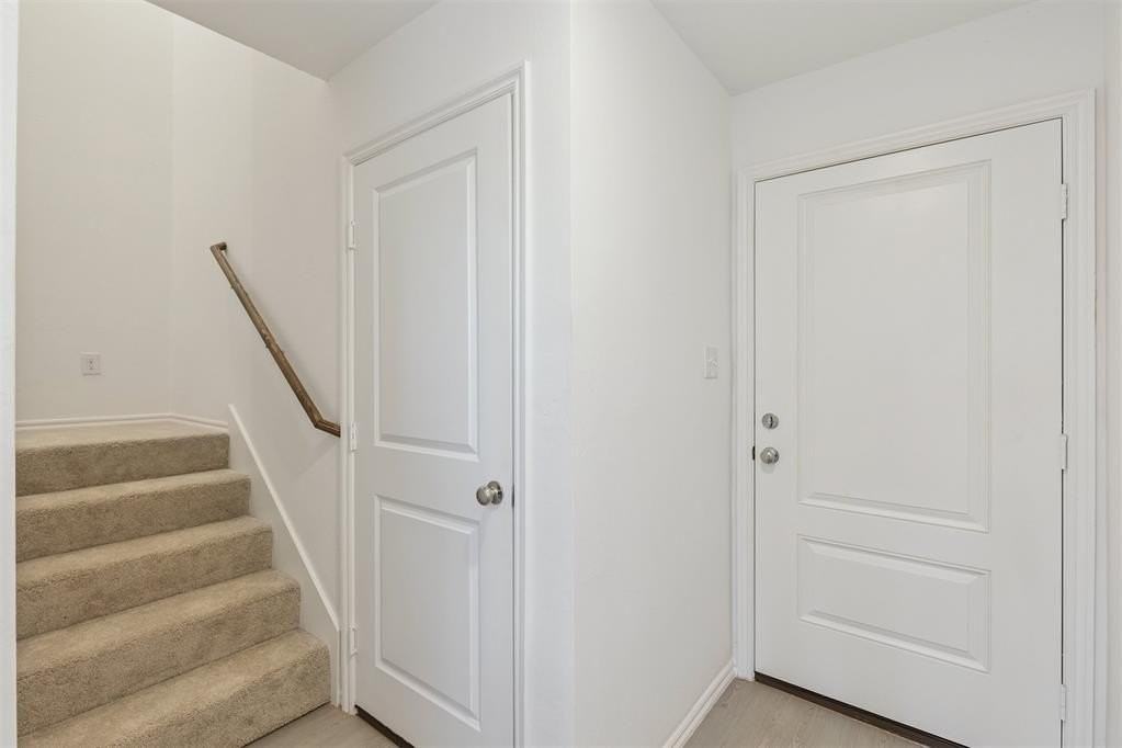 14910 Parkway Center Ave - Photo 7 of 42