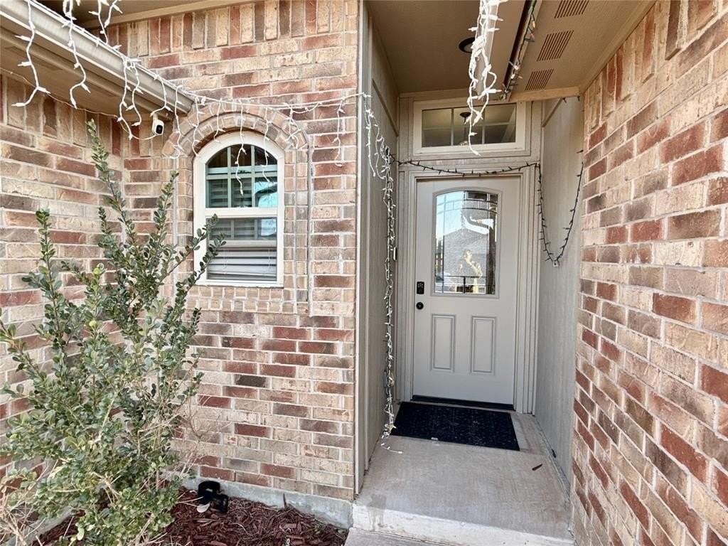 3004 Nw 183rd St - Photo 2 of 29