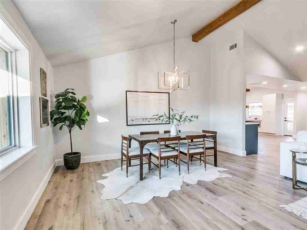 2101 Nw 60th St - Photo 5 of 33