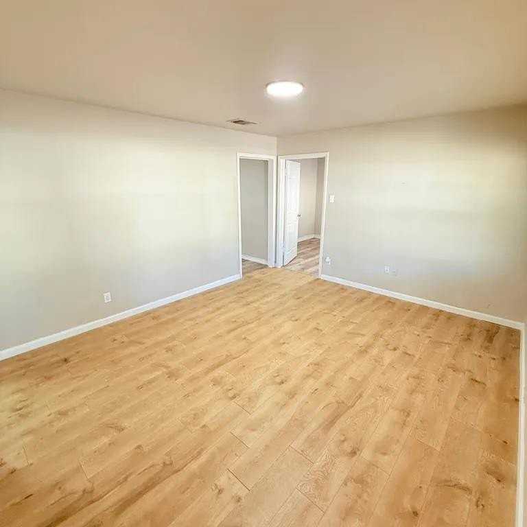 4004 Se 25th St - Photo 3 of 29