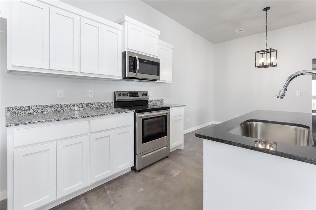 2325 Sw 90th Pl - Photo 7 of 22