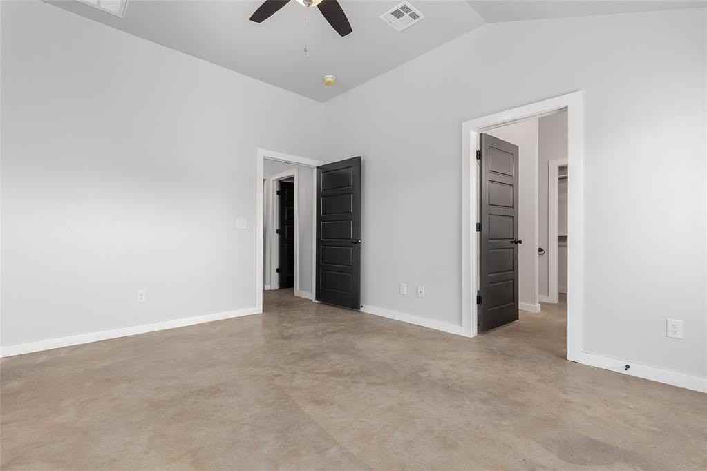 13324 Springcreek Dr - Photo 2 of 25