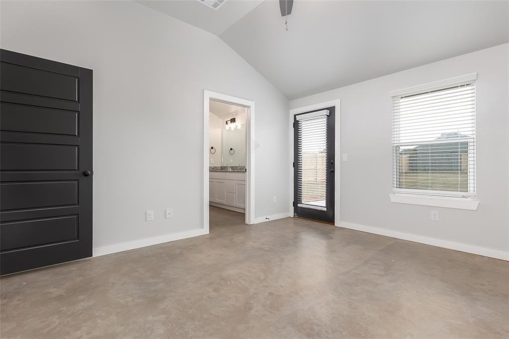 13324 Springcreek Dr - Photo 4 of 25