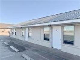 featured image of 700 W Davis Ave