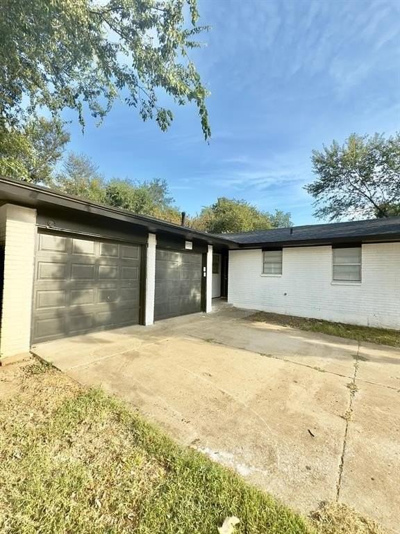 4312 Meadowpark Dr - Photo 2 of 23