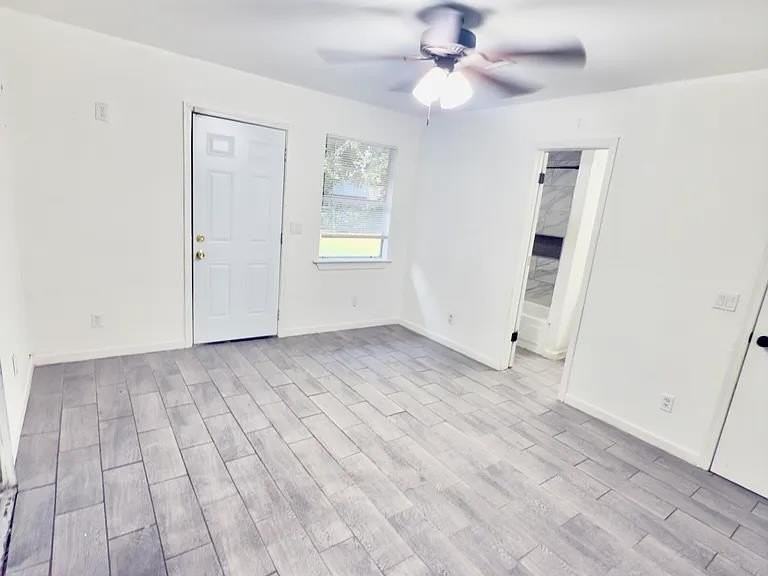 4312 Meadowpark Dr - Photo 4 of 23