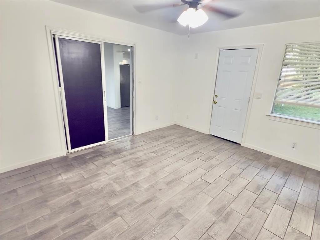 4312 Meadowpark Dr - Photo 5 of 23