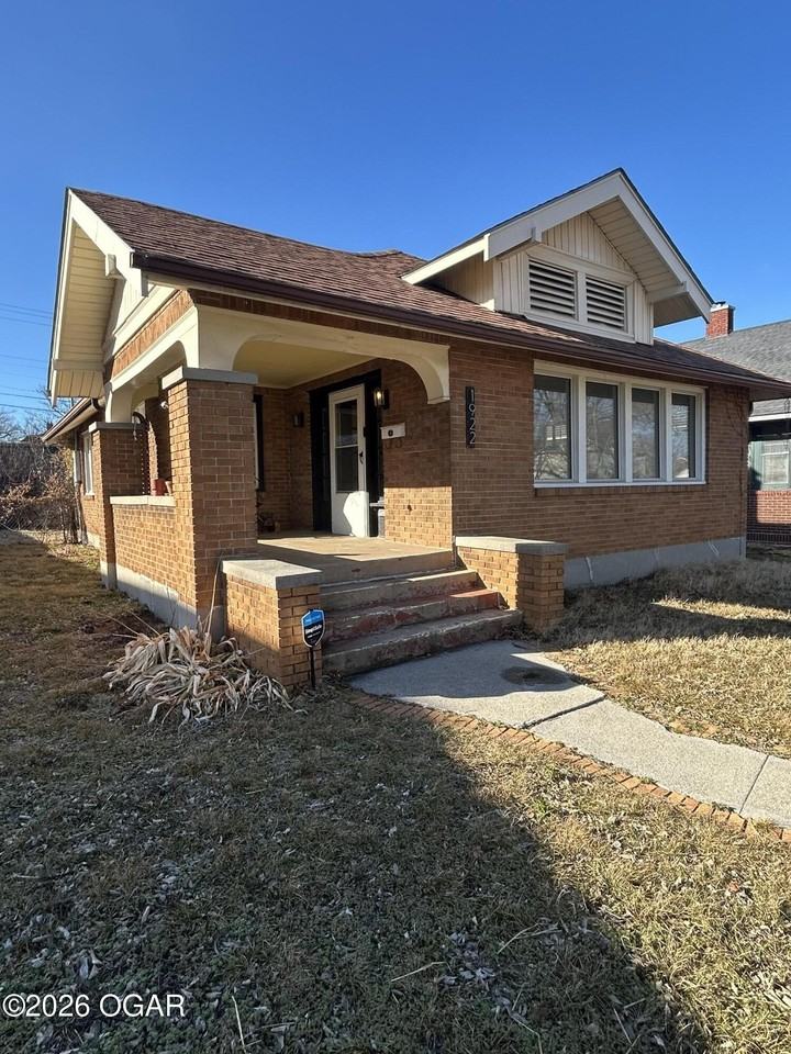 1922 S Jackson Ave - Photo 2 of 10