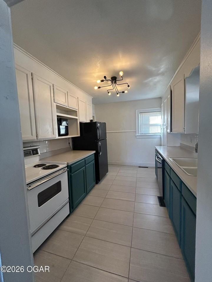 1922 S Jackson Ave - Photo 7 of 10