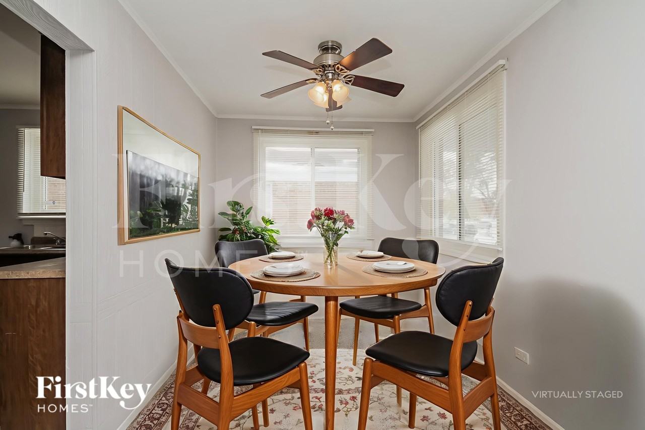 14525 Dobson Ave - Photo 6 of 19