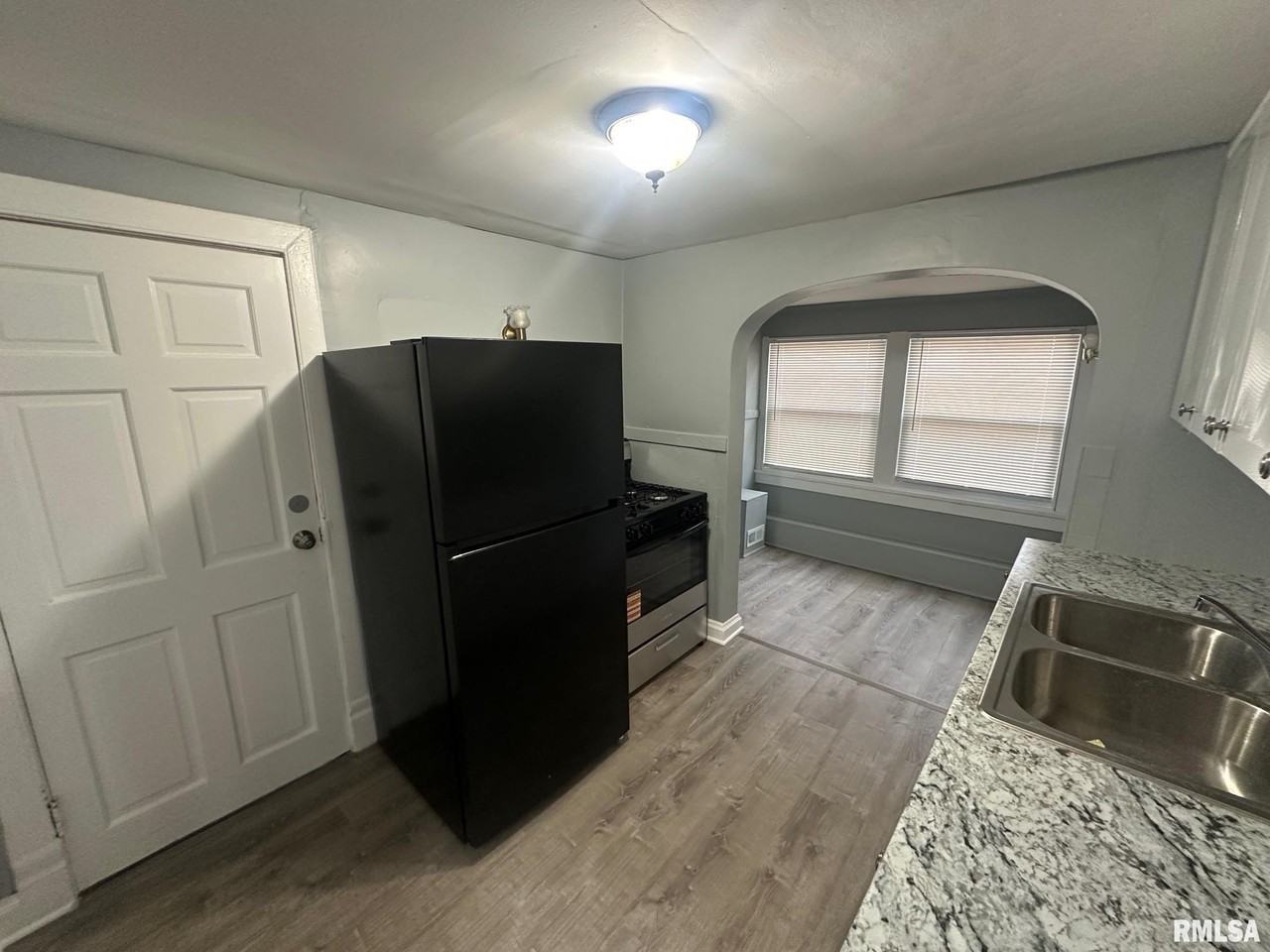 1808 W Fredonia Ave - Photo 4 of 12